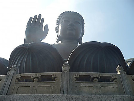 Le Bouddha Assis du Monastère de Po Lin