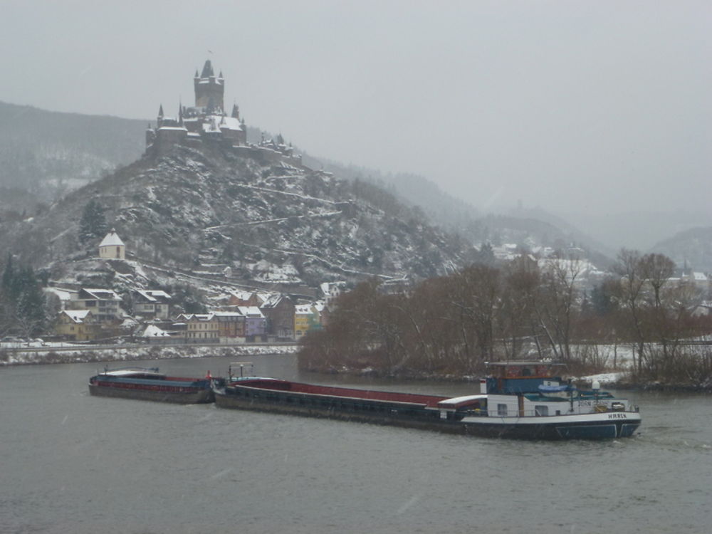 Péniche sur la Moselle