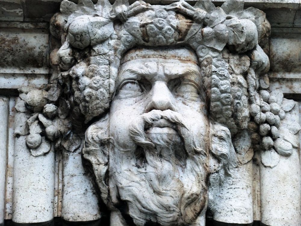 Mascaron Dionysos, pont Notre Dame