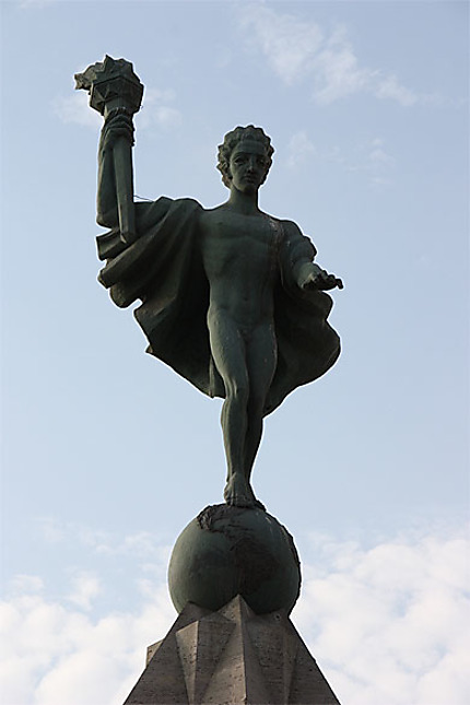 Plaza des Armas   - Statue