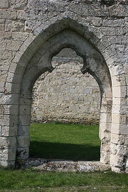 Ruines de l'abbaye de Mortemer