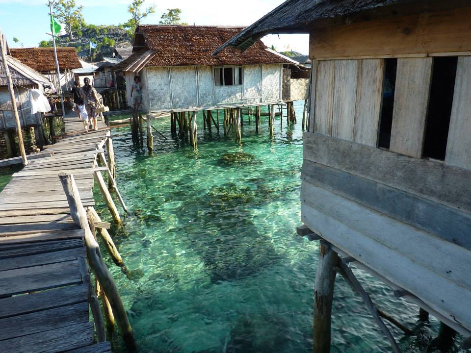 Village Bajo (Pulau Malenge) Village Bajo (Pulau Malenge)