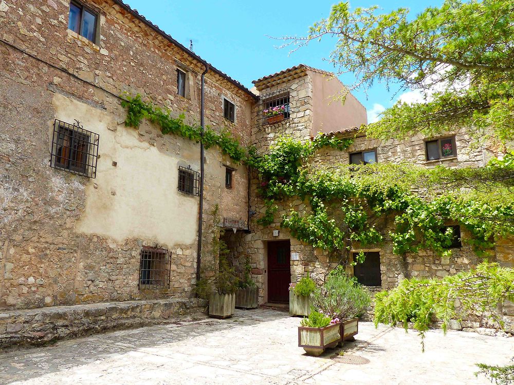 Anciennes maisons en pierre à Medinaceli