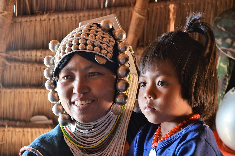 Femme Akha et sa fille