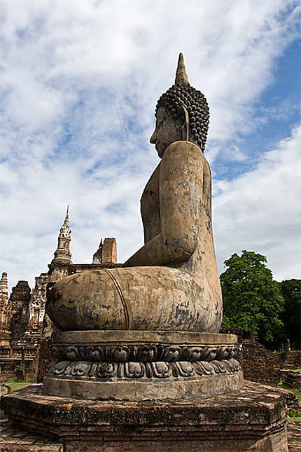 Le Bouddha assis de la vieille ville