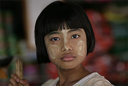 Enfant karen d'origine birmane