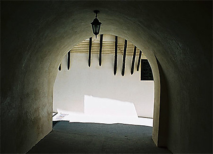 Tunnel dans le palais des Raïs
