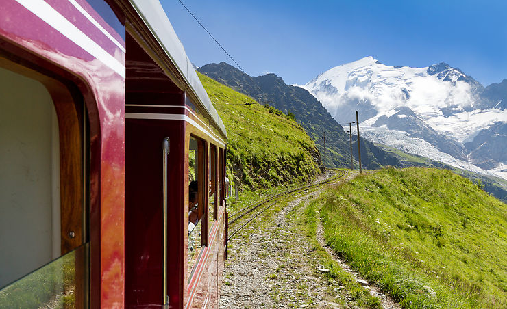 Tramway du Mont-Blanc : le toit de l’Europe à portée d’un train de sénateur 