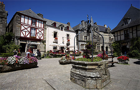 Place du puits, Rochefort-en-Terre Place du puits, Rochefort-en-Terre