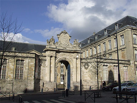 Porte de l'abbaye St Vaast Porte de l'abbaye St Vaast