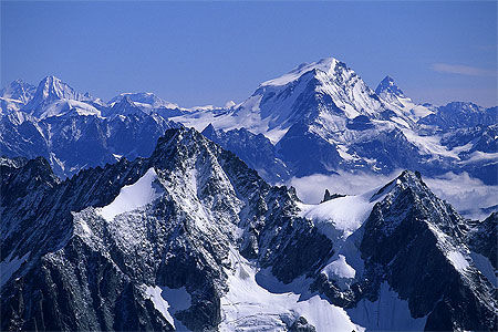 Les alpes suisses vues depuis l'aiguille du Midi
