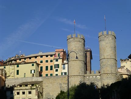 Les deux tours de Gênes