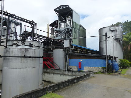 La distillerie Damoiseau et ses équipements