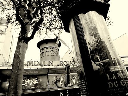 Edith Piaf au Moulin Rouge 