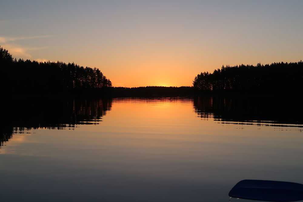 Levé de soleil sur le lac Saïmaa