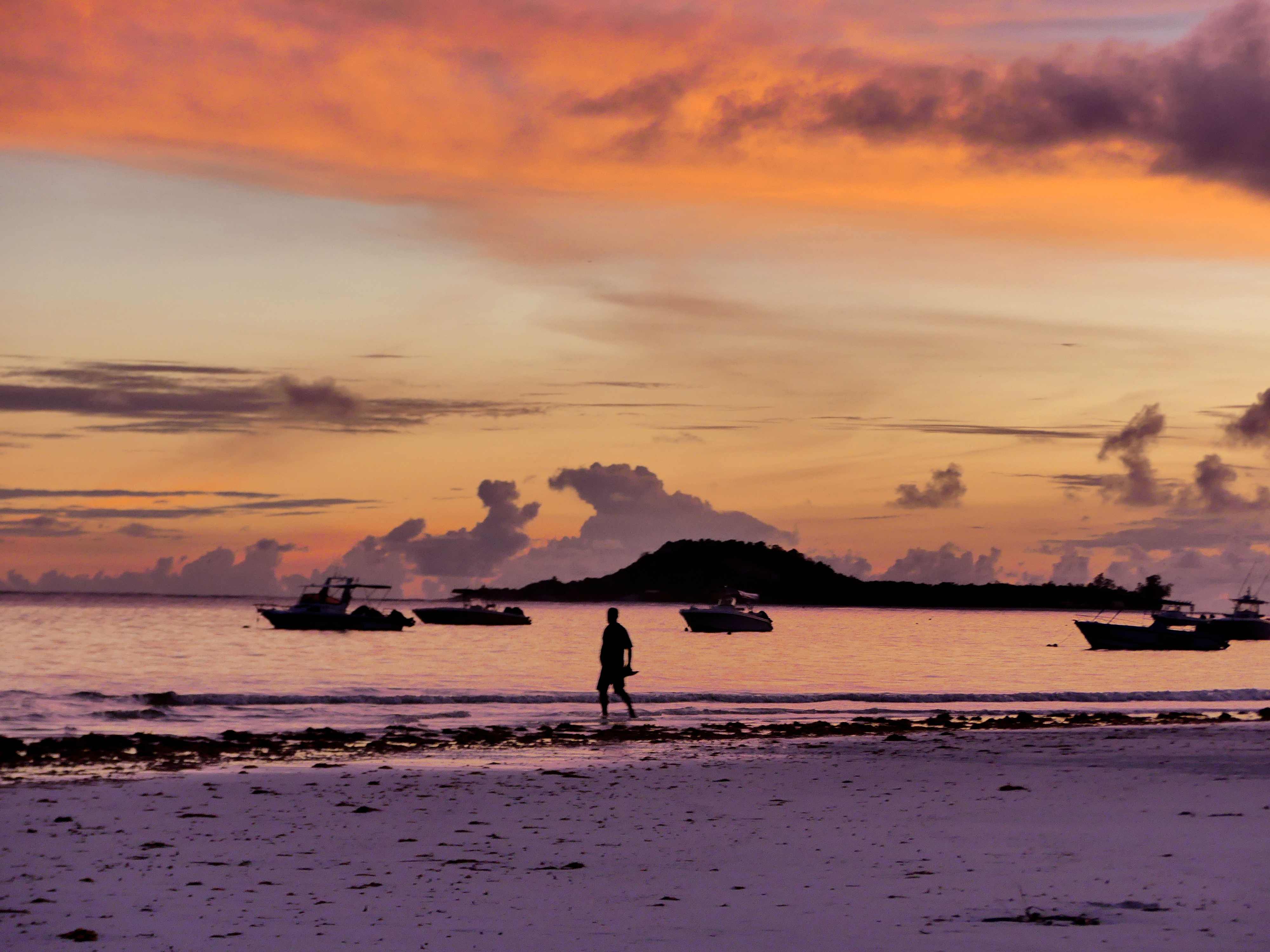 Grand Anse, Praslin (Seychelles) Grand Anse, Praslin (Seychelles)