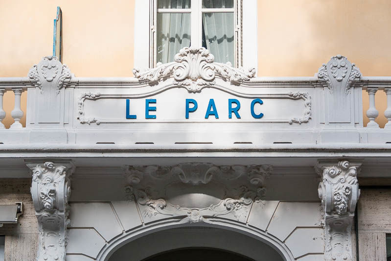 Vichy - L'entrée de l'ancien Hôtel du Parc