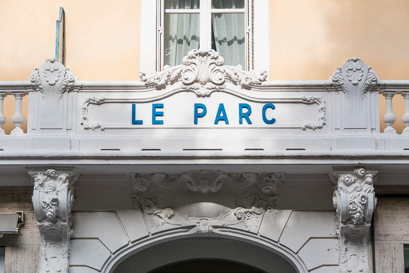 Vichy - L'entrée de l'ancien Hôtel du Parc Vichy - L'entrée de l'ancien Hôtel du Parc