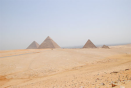 Les trois pyramides 