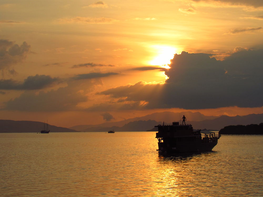 Coucher de soleil sur l'archipel de Komodo