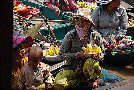 Vente de fruits sur le Tonle Sap