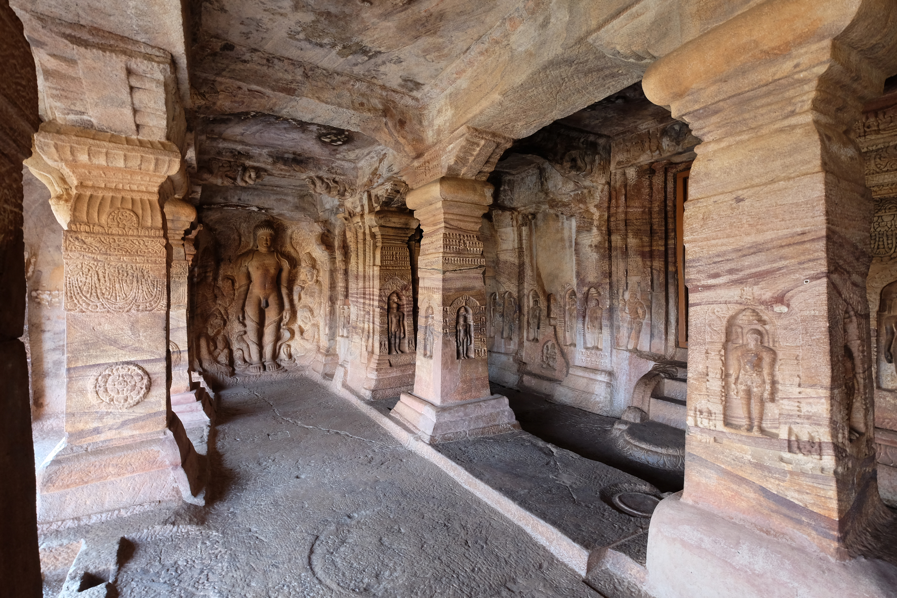 Grotte à Badami, la "cave" 4 Grotte à Badami, la "cave" 4
