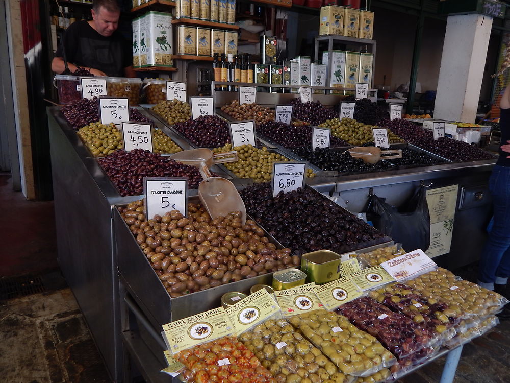Olives au marché de Modiano