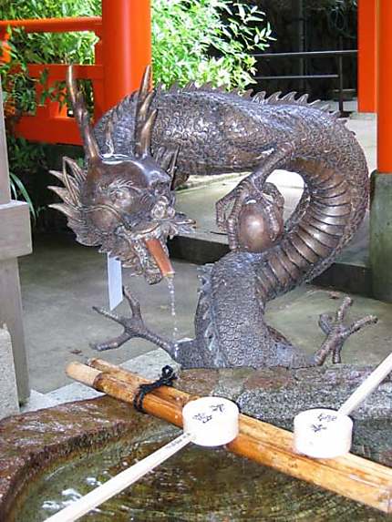 Fontaine dans l'un des Temples de Kamura