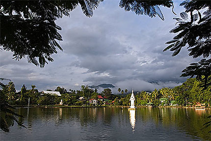 Le lac de Mae Hong Son