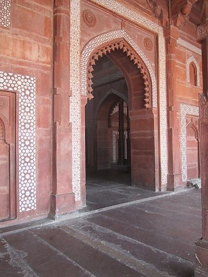 Superbe porte de Jama Masjid