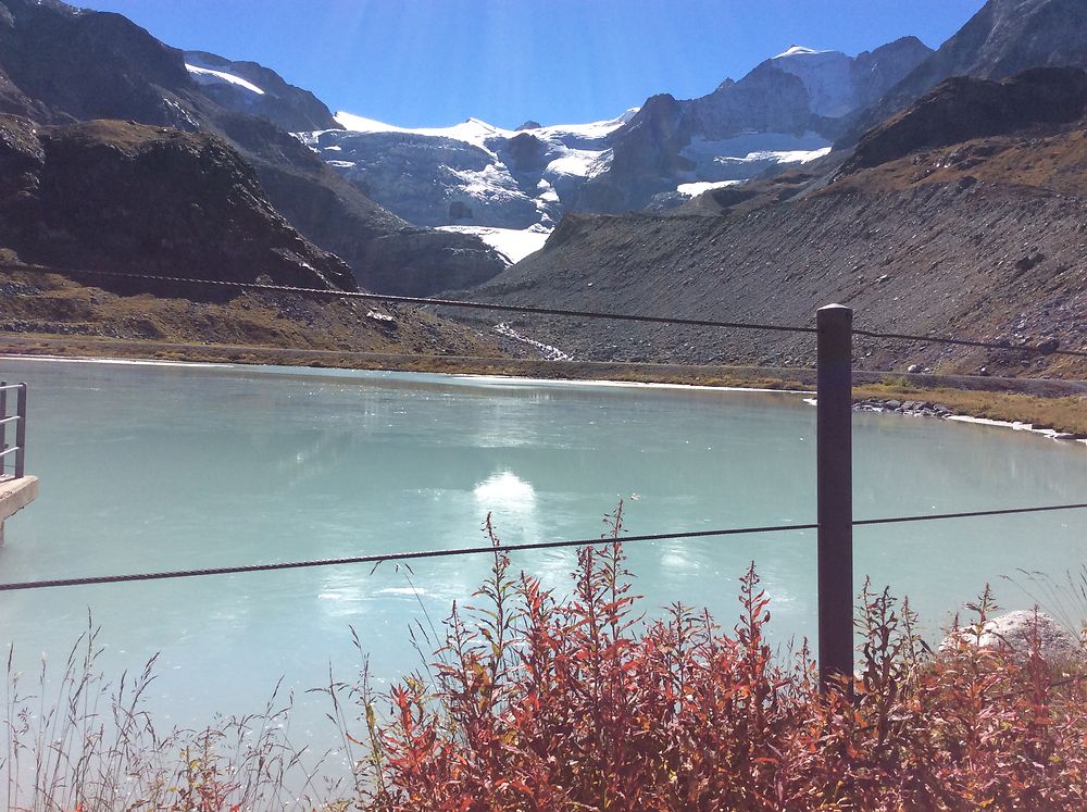 Au glacier de Moiry, en Suisse