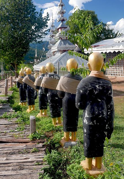 Procession de statues à Mae Hong Son