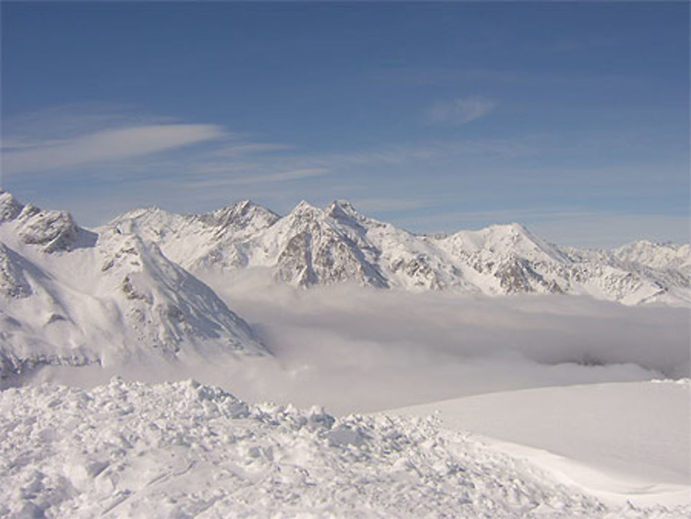 Vallée sous la neige