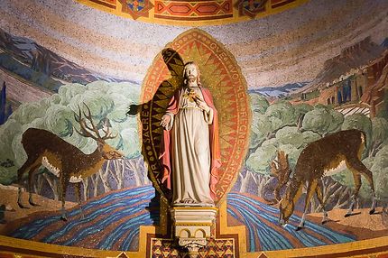 St-Etienne, Eglise Ste-Marie, Statue et mosaïque