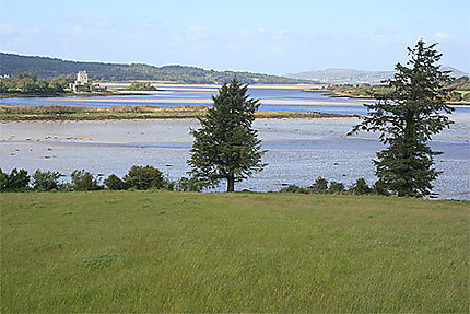 Le Doe Castle et son environnement