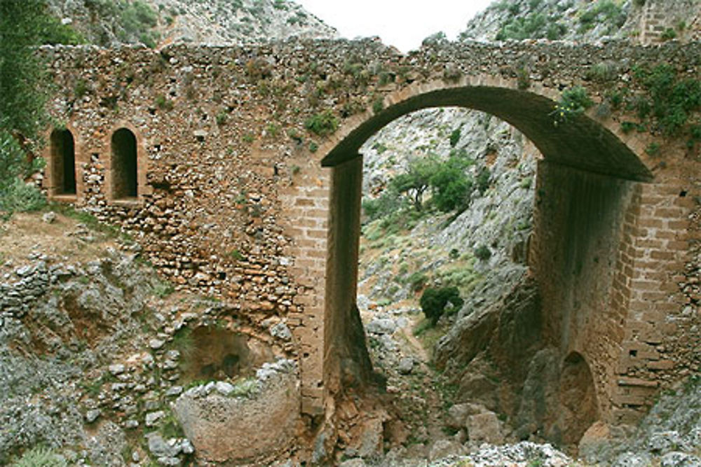 Pont du Moni Katholiko