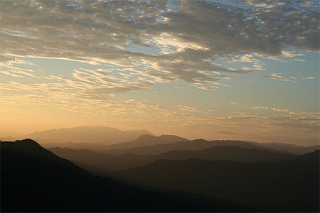 Coucher de soleil sur la vallée d'Atéou Coucher de soleil sur la vallée d'Atéou