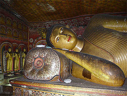 Bouddha couché - Grottes de Dambulla