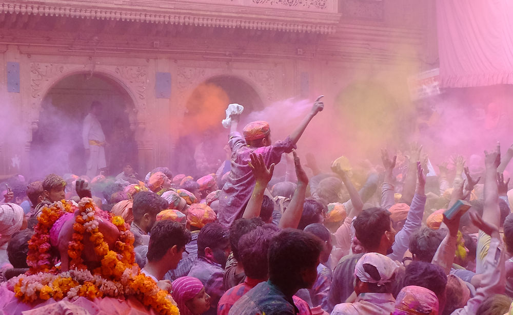 Holi au Temple de Banké Bihari 