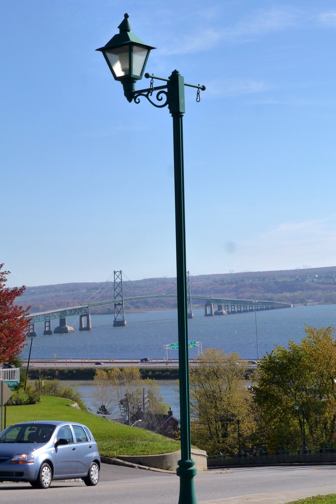 Le pont qui mène à l'Ile d'Orléans Ponts Île d'Orléans Environs