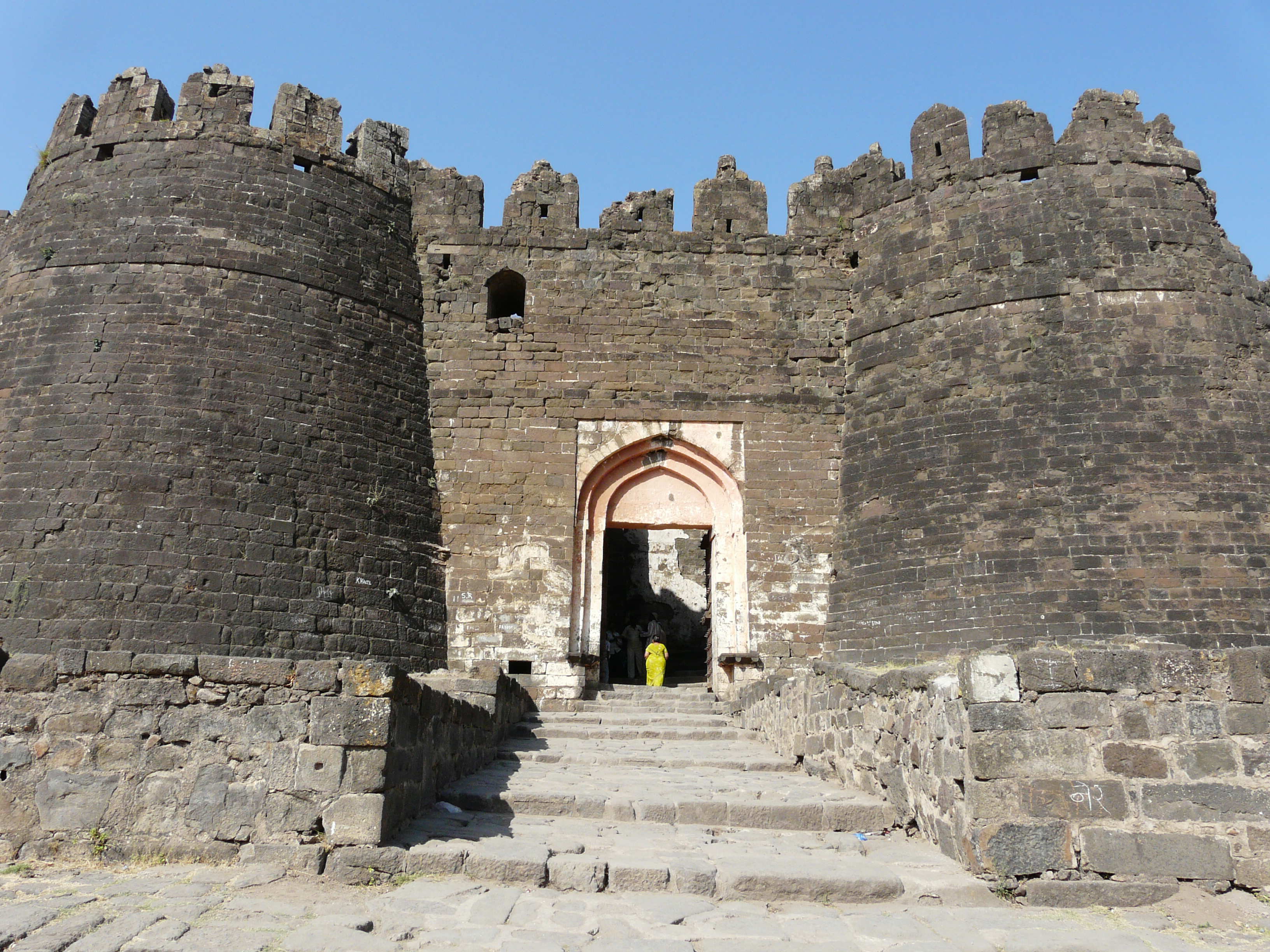 L'entrée du fort de Daulatabad L'entrée du fort de Daulatabad