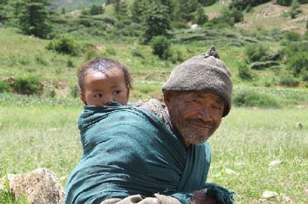 Vieux Lô Pa et son petit fils Vieux Lô Pa et son petit fils