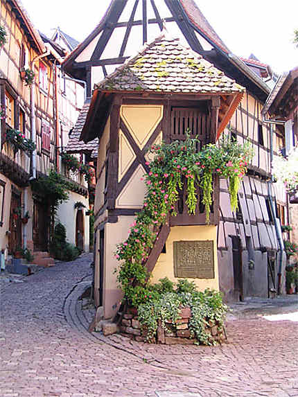 Rue pavée à Eguisheim