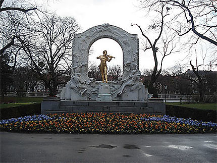 Le Roi de La Valse vient au monde, Stadtpark, Vienne