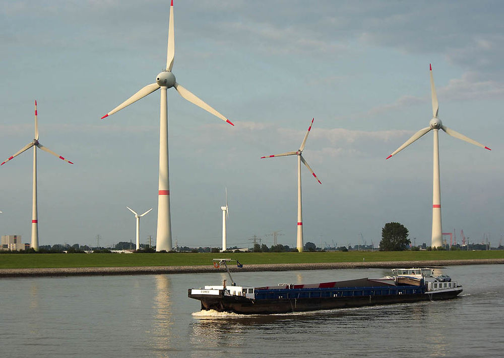 Des éoliennes