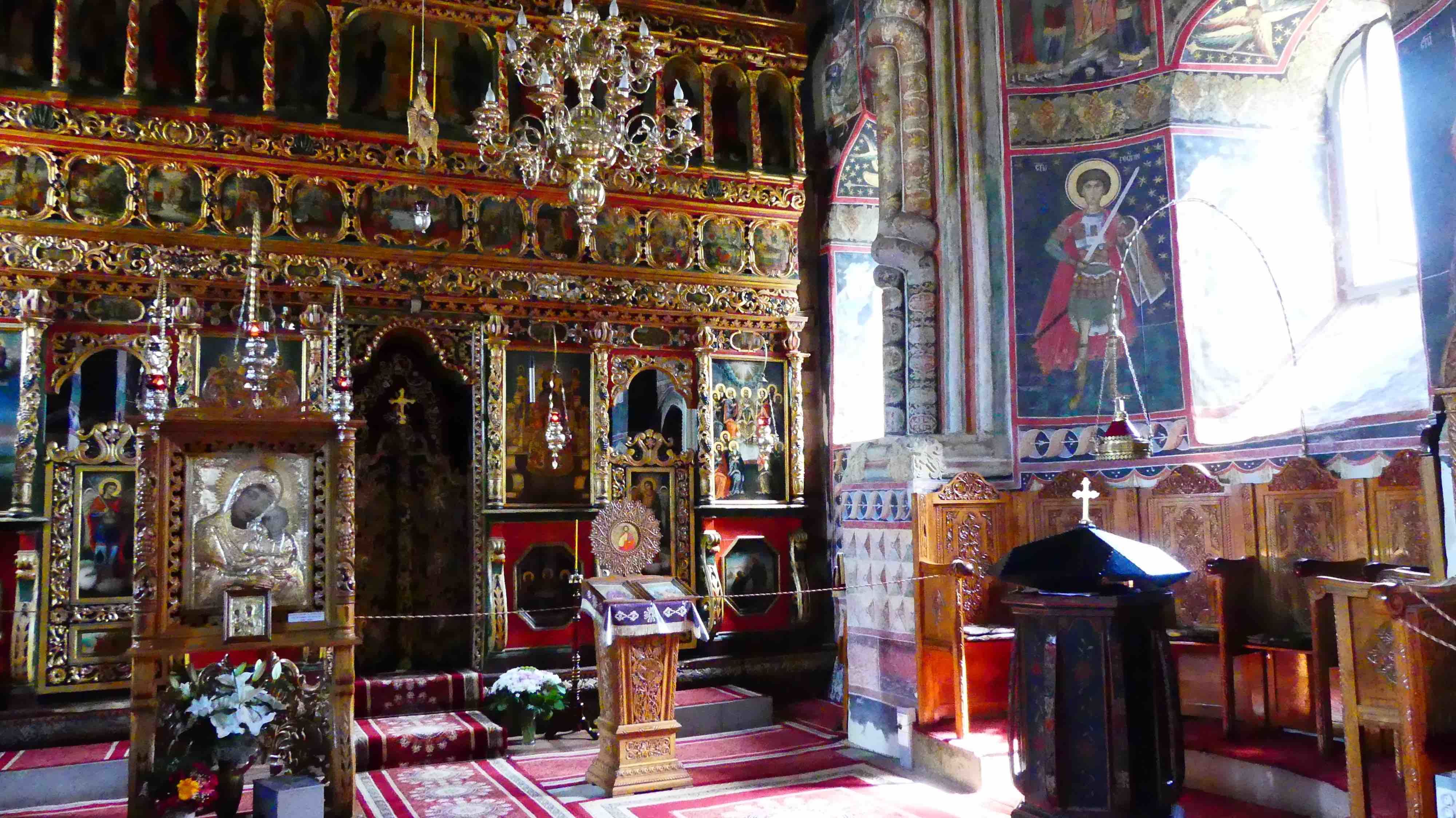 Monastère Dragomirna , à l'intérieur