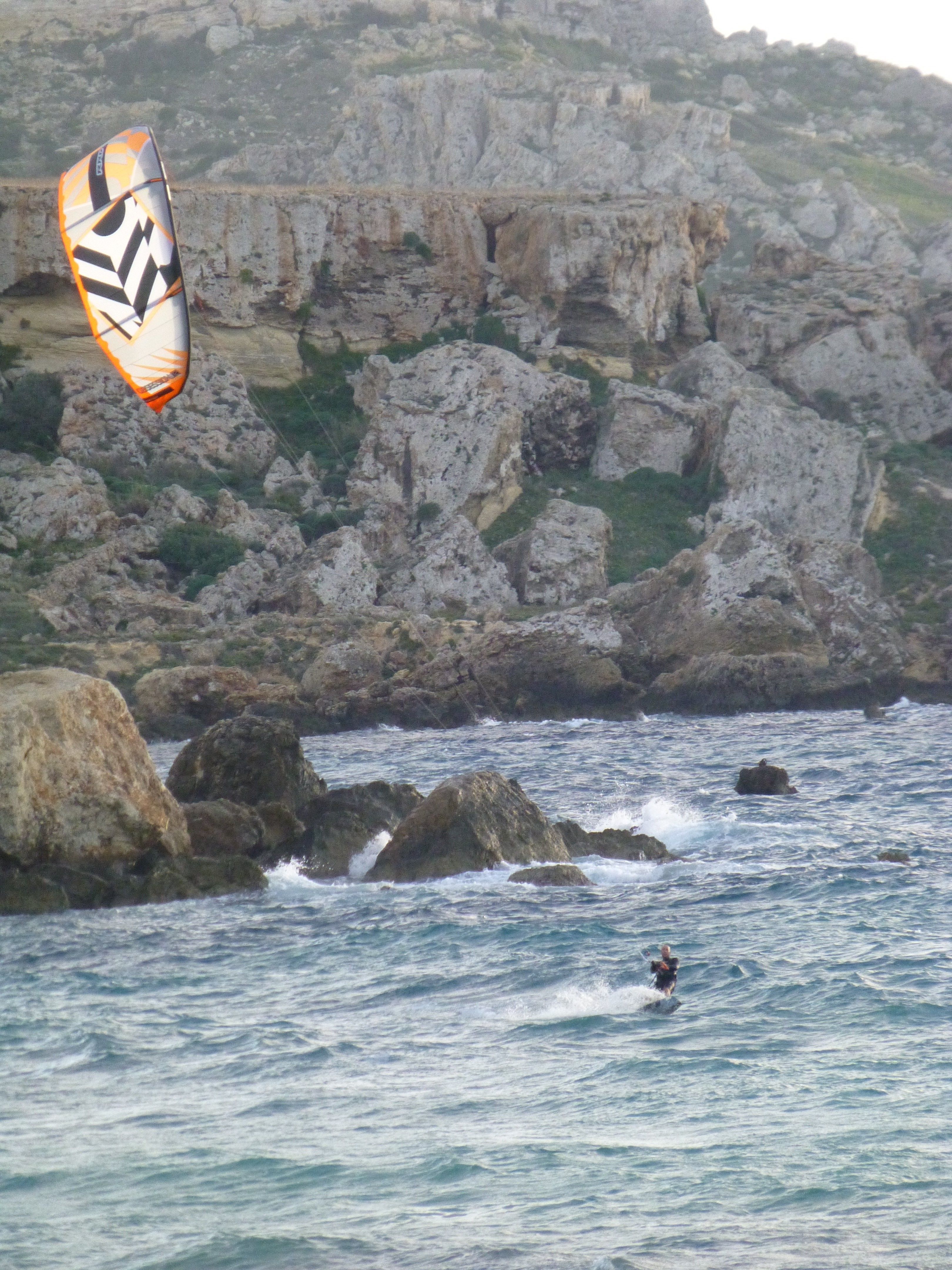 Kite surfeur à Golden Bay, Malte