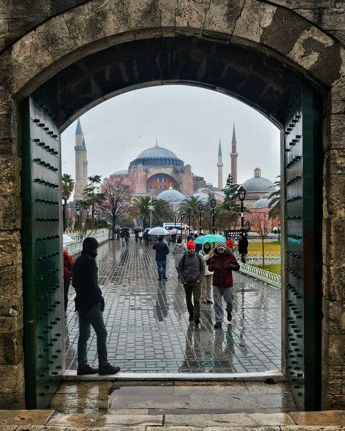 Arrivée au bazar Arasta à Istanbul