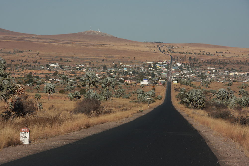 Sur la route à Sakaraha, Madagascar 