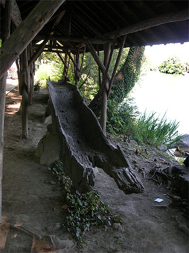 Pirogue monoxyle de l’âge de pierre Pirogue monoxyle de l’âge de pierre
